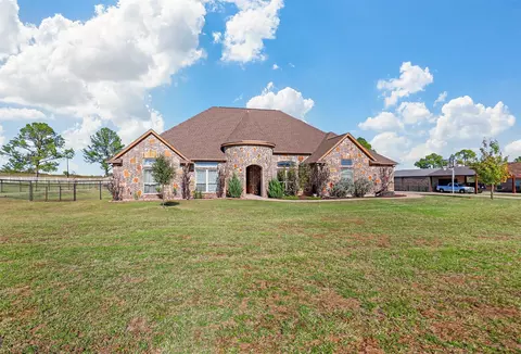 108 Eagles Crest Ln, Weatherford, TX 76087
