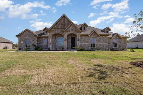 280 Crystal Lake Ln, Red Oak, TX 75154