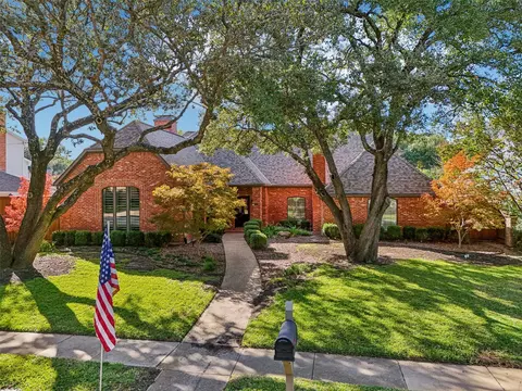 2711 W Prairie Creek Dr, Richardson, TX 75080