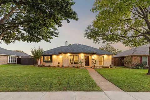 2212 Acacia St, Richardson, TX 75082