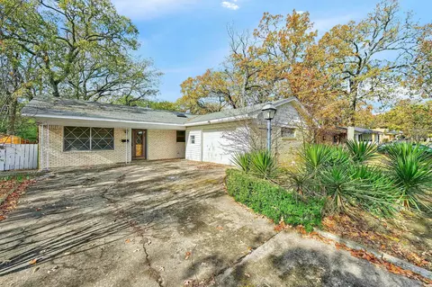 13 Circle Dr, Denison, TX 75021