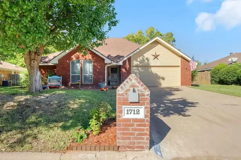 1712 Bent Tree Dr, Abilene, TX 79602