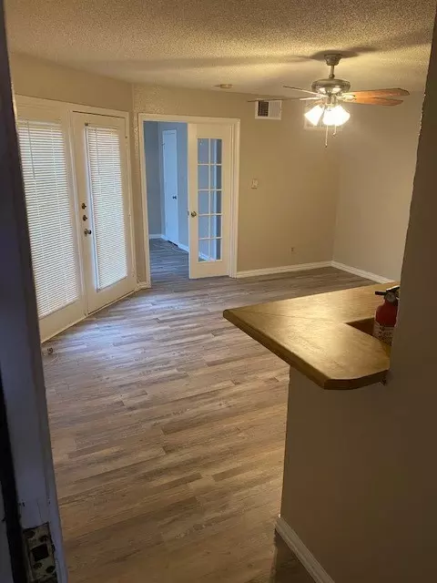 9825 Walnut #305, Dallas, TX 75243