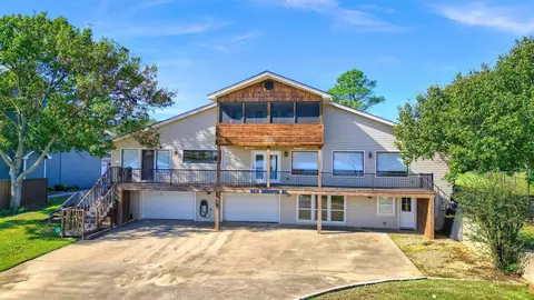 113 Noweta Pl, Lake Kiowa, TX 76240