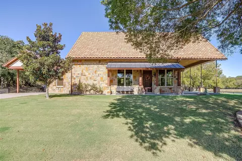 1903 Santa Fe Dr, Weatherford, TX 76086