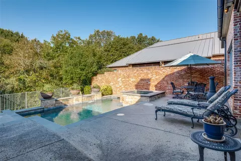 Exterior - 325 Devon Dr, Coppell, TX 75019 photo 5 of 8