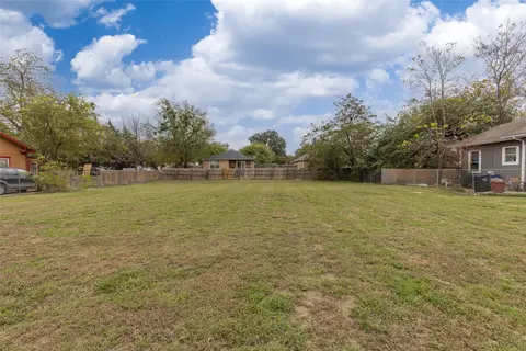 4117 Stonewall St, Greenville, TX 75401