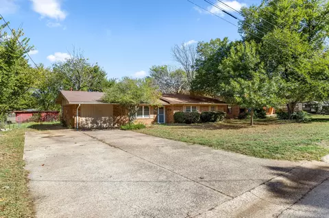 613 Pillar St, Bowie, TX 76230