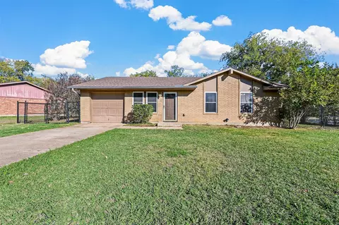 402 Phillips St, Mansfield, TX 76063