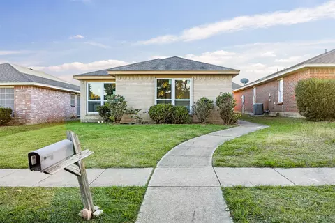 2036 Kirkwood St, Mesquite, TX 75149