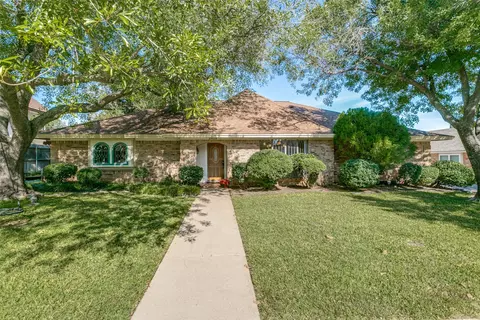 2424 Brookgreen Ct, Bedford, TX 76021
