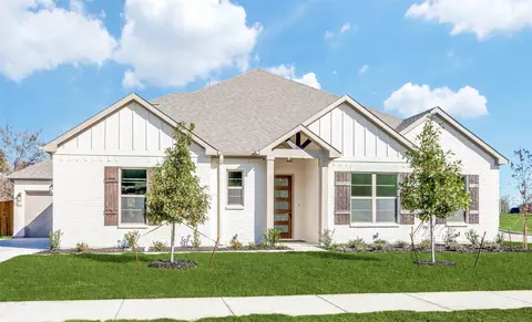 761 Sterling Dr, Benbrook, TX 76126