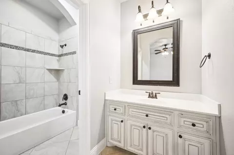 Bath - 851 Rustic Ln, Prosper, TX 75078 photo 7 of 7