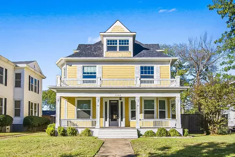 1209 W Gandy St, Denison, TX 75020