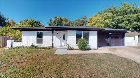 1901 Green Apple Ln, Arlington, TX 76014