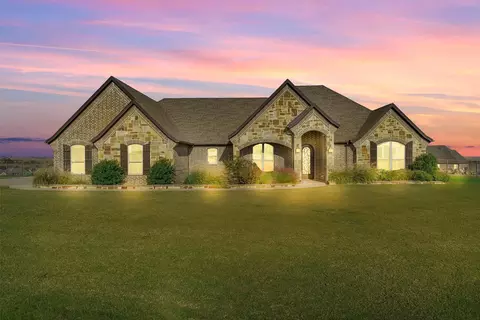7300 Spring Ranch Ct, Godley, TX 76044
