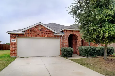 828 Cheyenne Dr, Aubrey, TX 76227