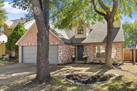 4716 Waterway Dr N, Fort Worth, TX 76137