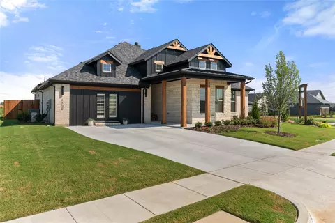 1700 River Bend Rd, Burleson, TX 76028