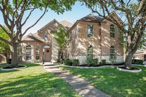 1668 Thomas Ln, Carrollton, TX 75010