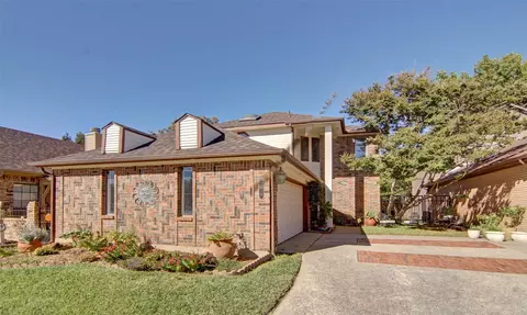 3017 Everest Dr, Bedford, TX 76021