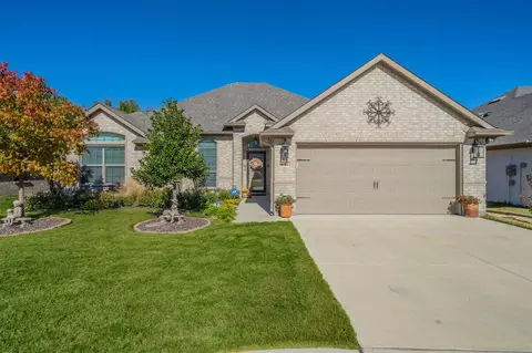 1712 Town Creek Cir, Weatherford, TX 76086