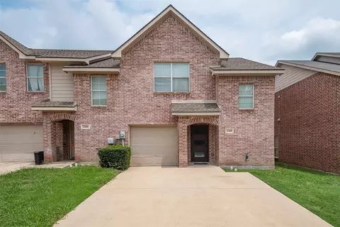 2360 Homewood Ln, Grand Prairie, TX 75050