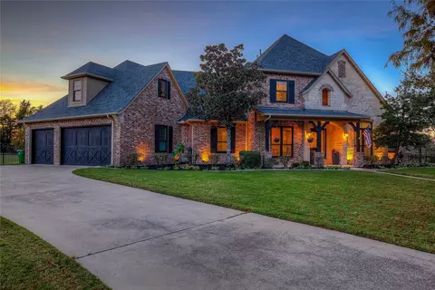 4 Wiltshire Ct, Heath, TX 75032