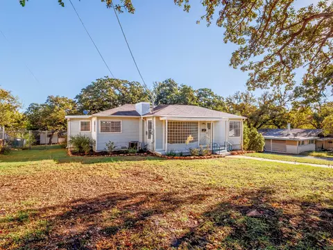 1612 11th St, Brownwood, TX 76801
