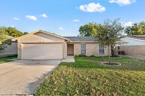 6212 Sunnybrook Dr, Watauga, TX 76148