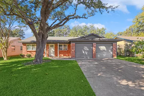 521 Livingston Dr, Hurst, TX 76053