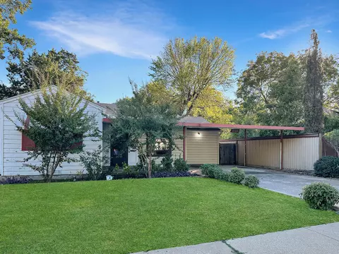 1009 Birch St, Grand Prairie, TX 75050
