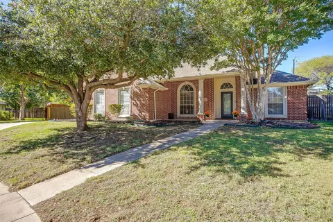 494 Wood Duck Ct, Burleson, TX 76028