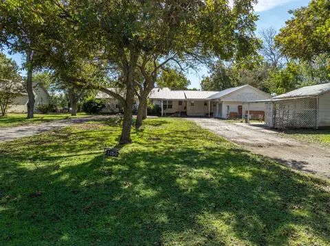 1050 E Walnut St, Hillsboro, TX 76645