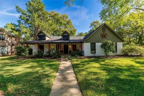 2009 Cripple Creek Ln, Lewisville, TX 75077