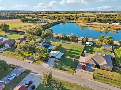 4025 Country Meadows Cir, Granbury, TX 76049