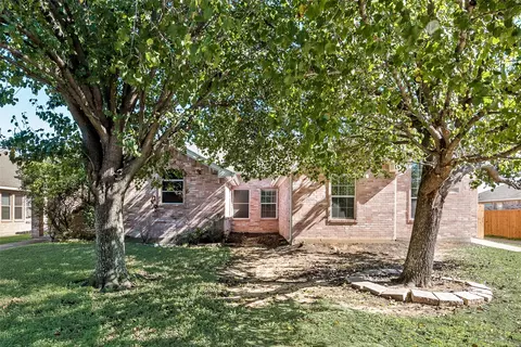 510 Monarch Dr, Lancaster, TX 75146
