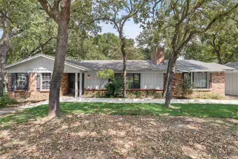 1333 Kathryn St, Hurst, TX 76053
