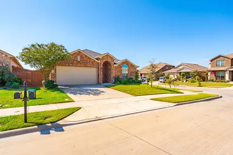 3325 Tanseyleaf Dr, Forney, TX 75126
