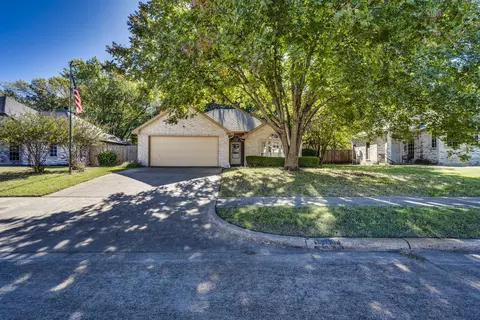 306 Winnipeg Dr, Glenn Heights, TX 75154
