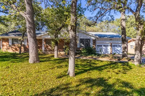 3413 Duer Dr, Forest Hill, TX 76119