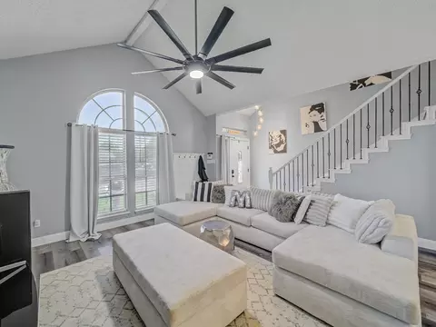 4912 Redwater Dr, Arlington, TX 76018