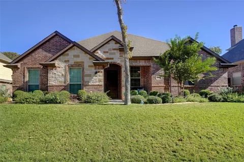 1252 Tradewind Cir, Azle, TX 76020
