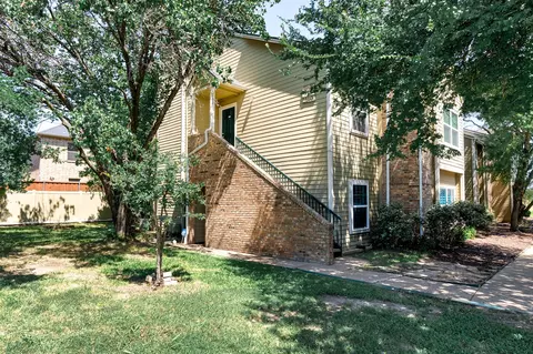 4103 Esters Rd #202, Irving, TX 75038