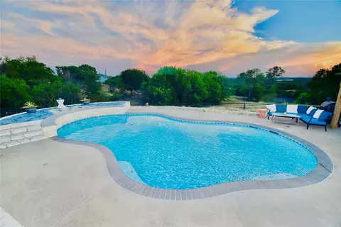 201 Kevin Dr, Hudson Oaks, TX 76087