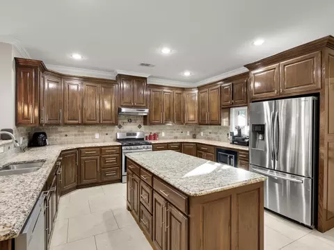 Kitchen - 1557 E Springcrest Cir, Lancaster, TX 75134 photo 2 of 8