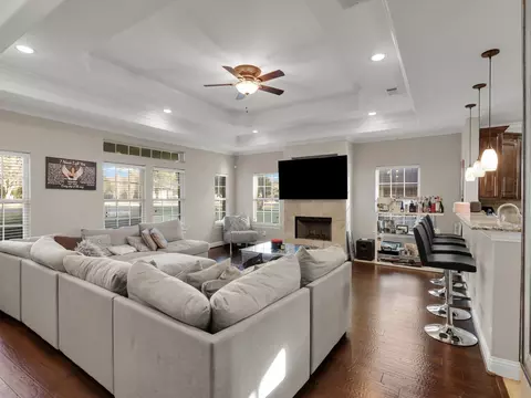 Living - 1557 E Springcrest Cir, Lancaster, TX 75134 photo 2 of 6