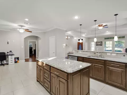Kitchen - 1557 E Springcrest Cir, Lancaster, TX 75134 photo 7 of 8