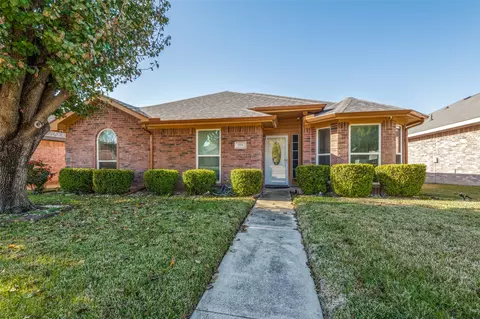 755 Catalina Dr, Lancaster, TX 75146