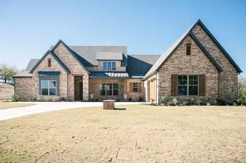 1050 Twin Creeks Dr, Weatherford, TX 76088